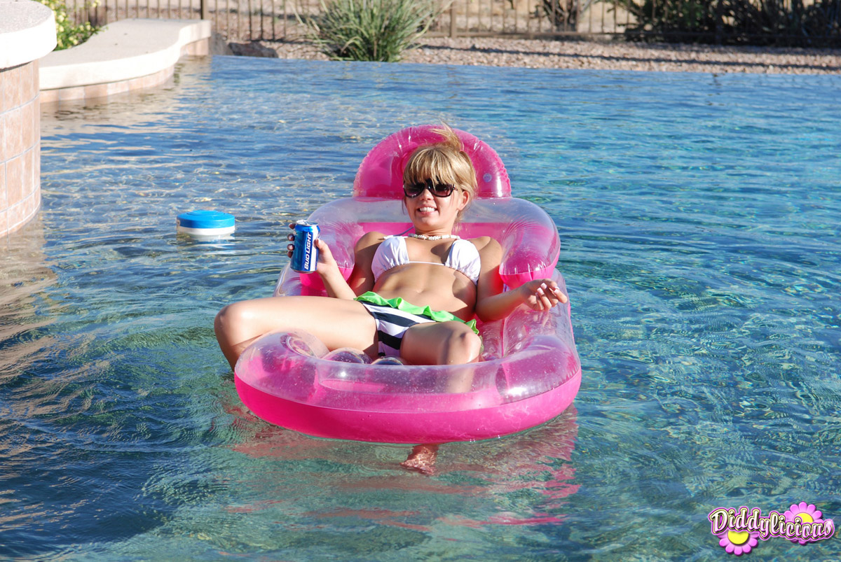 Diddy Strips Out Of Her Bikini In The Pool Diddy Strips Out Of Her Bikini In The Pool